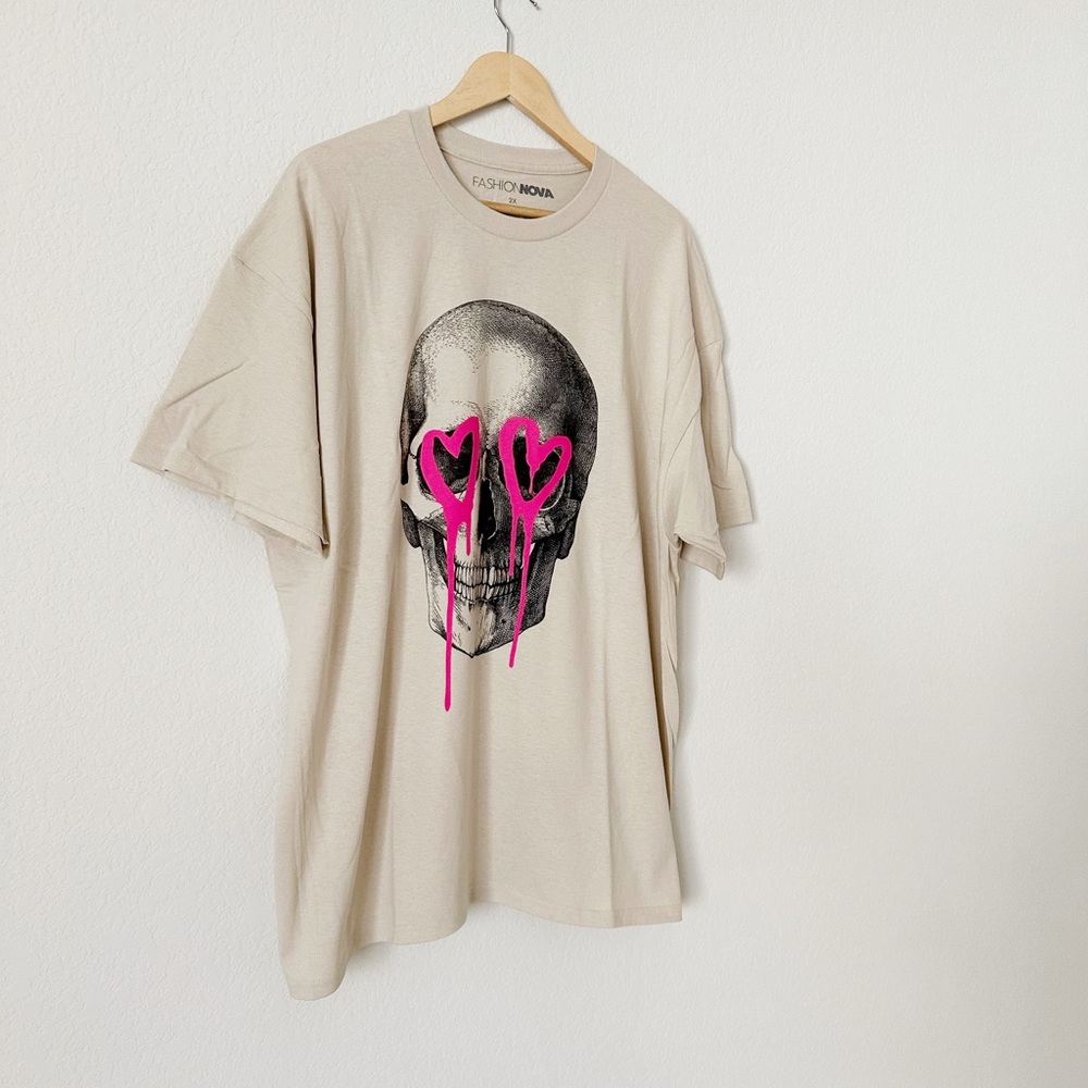 NEW Fashion Nova Skull with Pink Heart Accents Graphic Tee - Picture 2 of 6